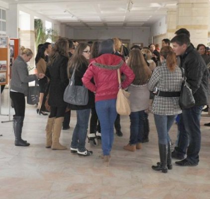 Studenţii merituoşi de la Ovidius beneficiază de 50% reducere la transport
